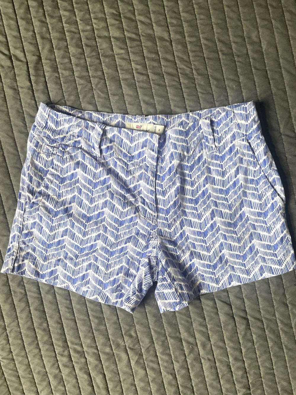 Vineyard Vines Size 0 Blue Linear Whale Tail Chevron Chino Shorts